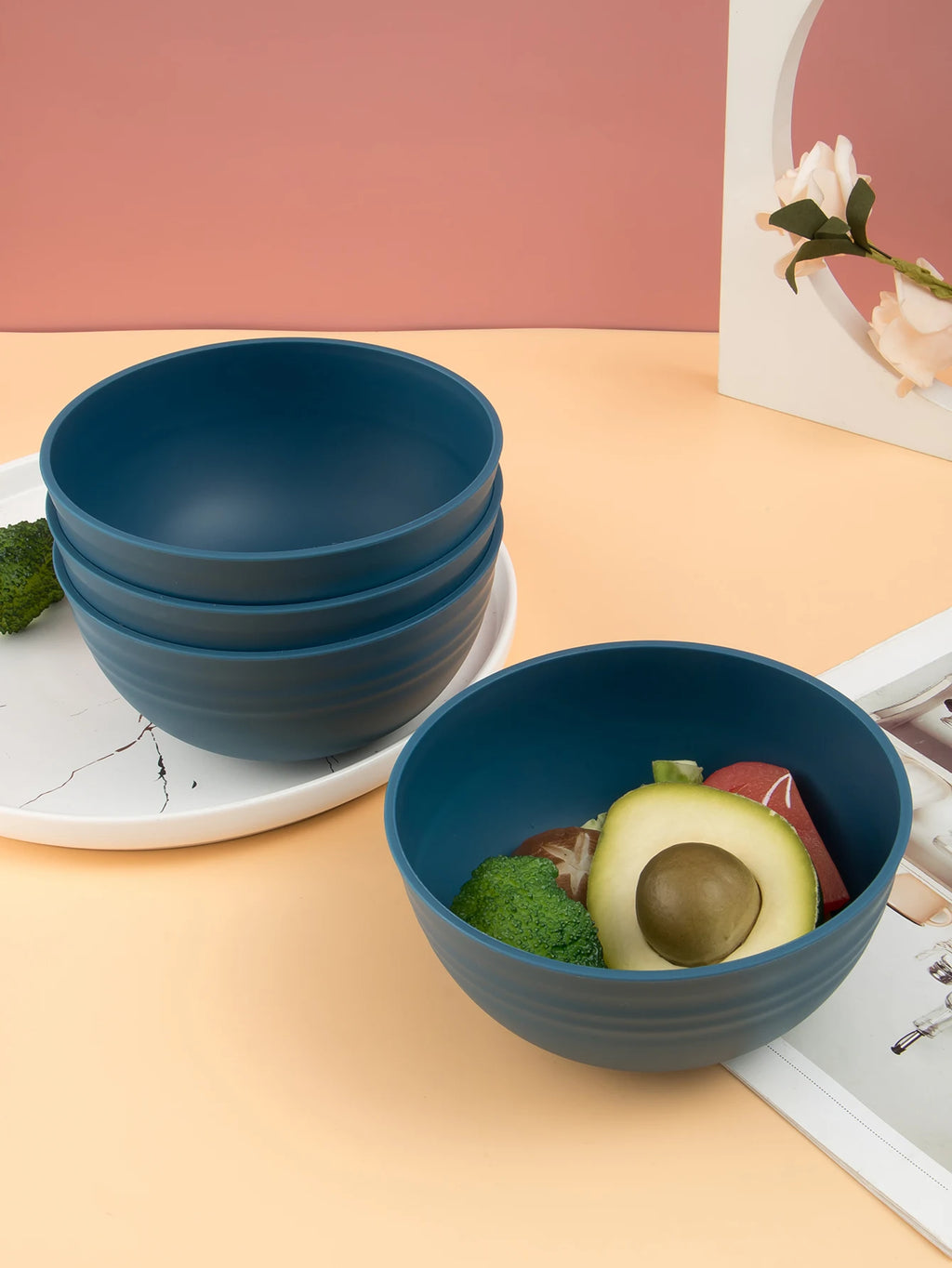 The 16-piece set /32-piece set includes cups, plates and bowls that can be washed in the dishwasher, as well as home sets.