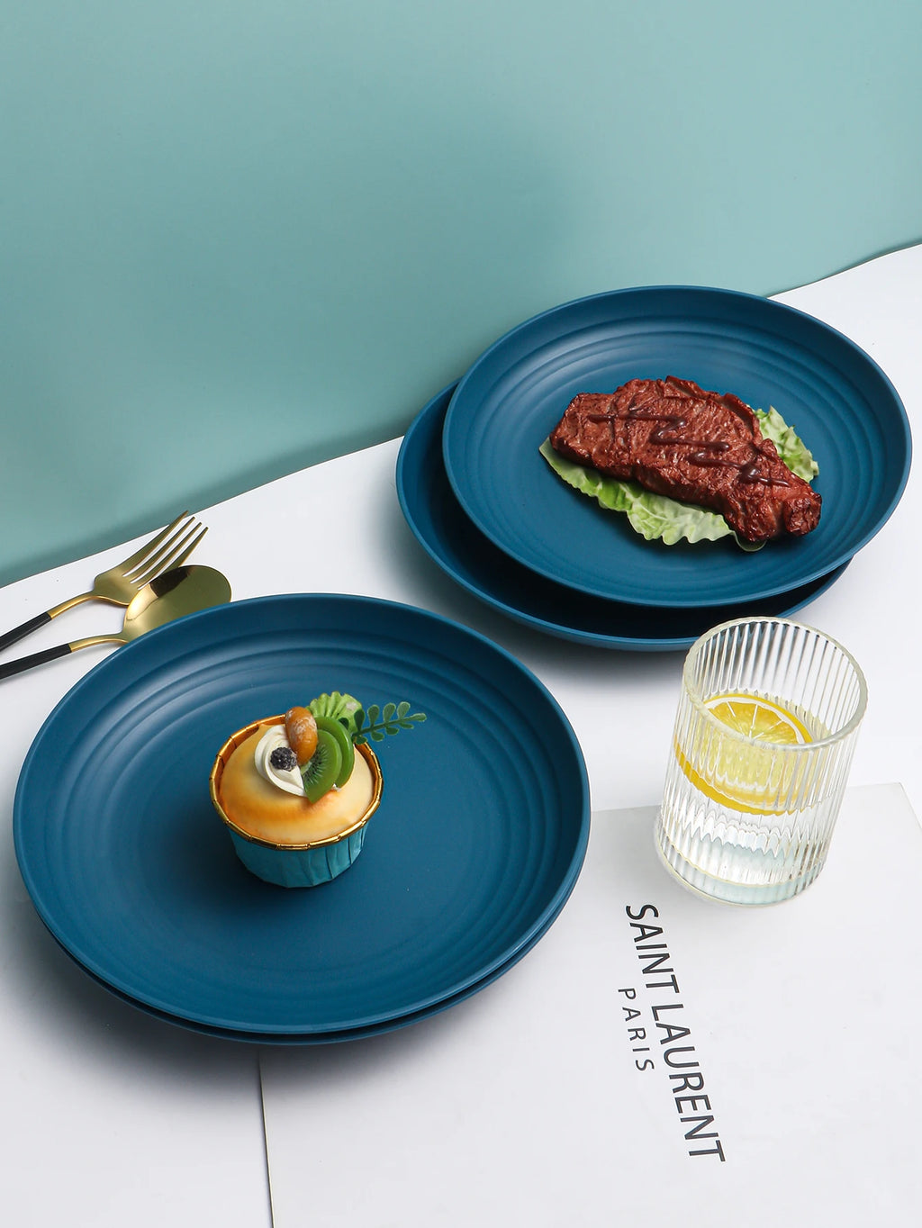 The 16-piece set /32-piece set includes cups, plates and bowls that can be washed in the dishwasher, as well as home sets.